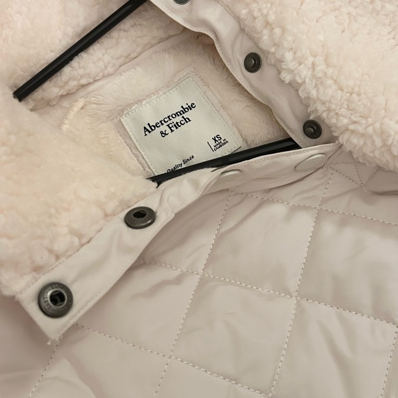 Never worn Abercrombie & Finch warm cream coat. Super fuzzy and warm! - Picture 3 of 3